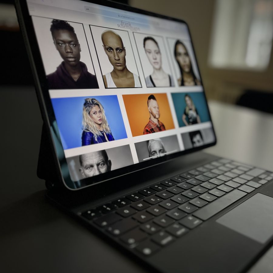 Die Internetpräsentation schemmann.com auf einem iPad